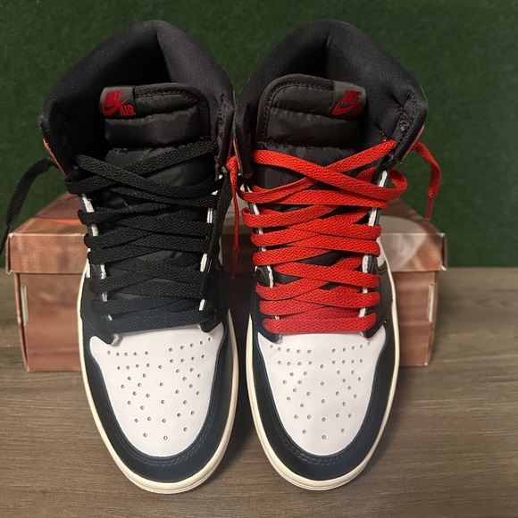Jordan 1 Retro High ‘Black Toe Reimagined’ Size 8.5 - Picture 7 of 12